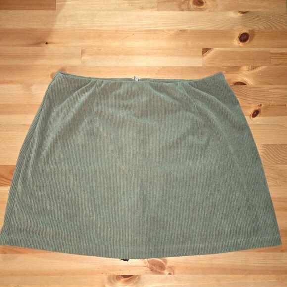 Halara skort - Large - Picture 1 of 7
